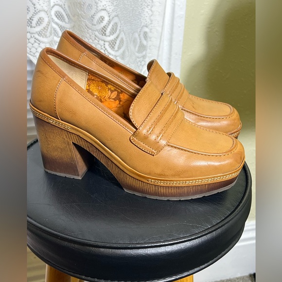 KORKS Womens Brown Penny Platform Loafer Pump - Picture 2 of 10